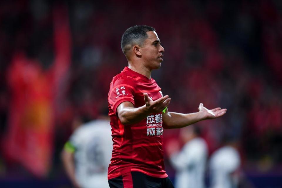 无解世界波！罗慕洛角球破门，破149天球荒，媒体人集体狂赞